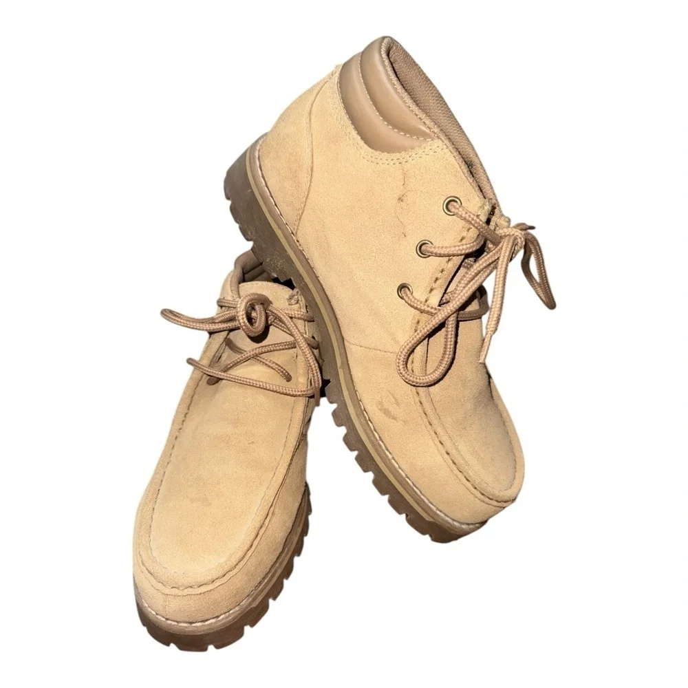 Brahma Tan Chukka Boots with Rugged Sole and Textured Finish